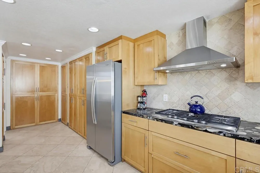 https://cdn.realtyfeed.com/cdn/127/306700249/bc5065a810c2ddd35db6d555bce84ea7.webp