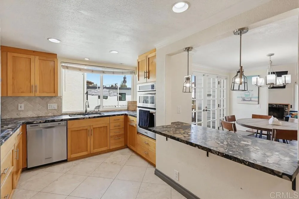 https://cdn.realtyfeed.com/cdn/127/306700249/d2e06b7591163a7f75e62dc7e4ab2d93.webp