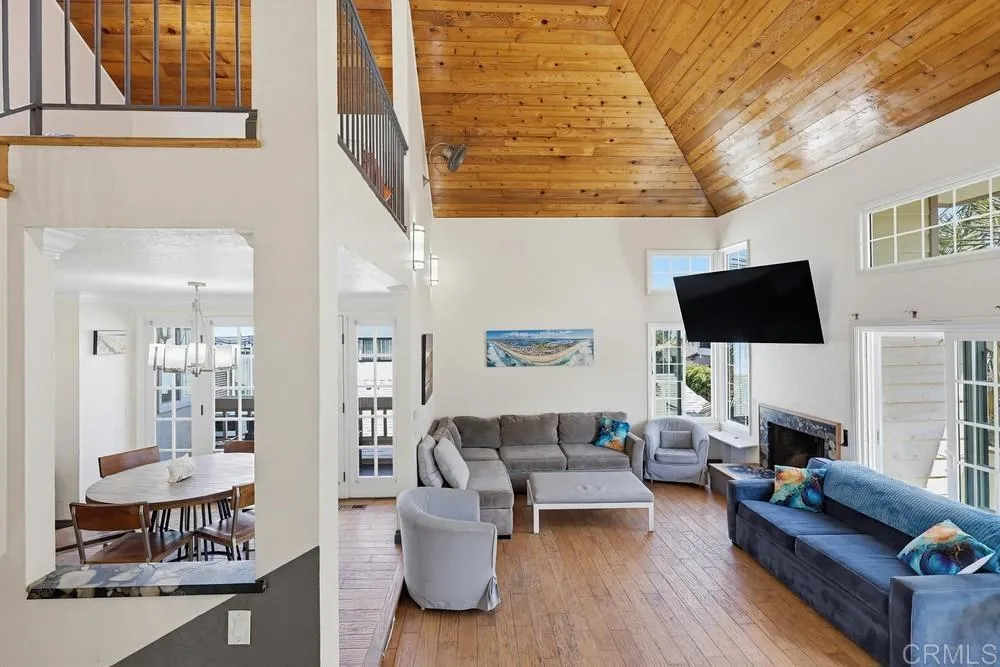 https://cdn.realtyfeed.com/cdn/127/306700249/dee7443dbcb791989cf31b00e927cb4e.webp