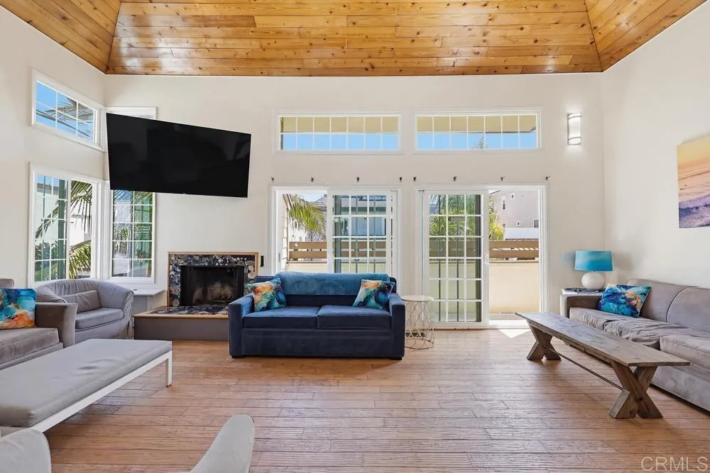 https://cdn.realtyfeed.com/cdn/127/306700249/e2f169fc6bce48c56e66c63c54e01715.webp
