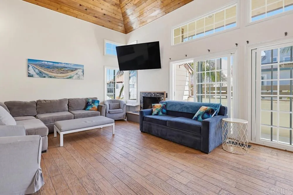 https://cdn.realtyfeed.com/cdn/127/306700249/ea4af373db29898c56225bd09c12e3c7.webp