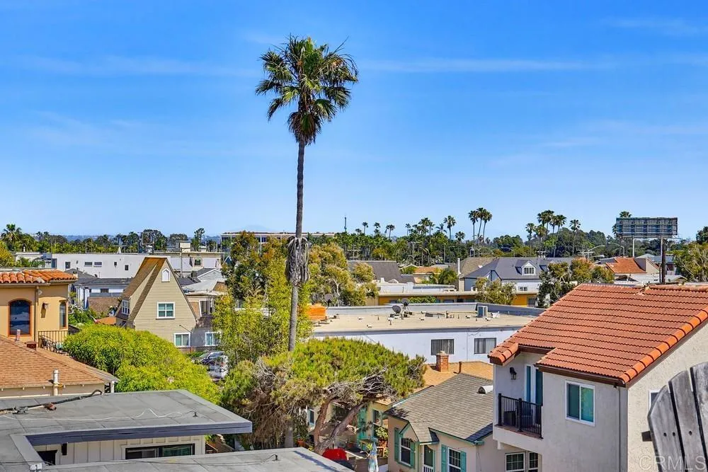 https://cdn.realtyfeed.com/cdn/127/306700249/f9f3a844509622e176b7d986819e330d.webp