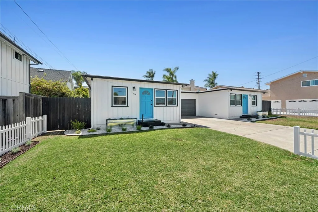 Costa Mesa, CA 92627