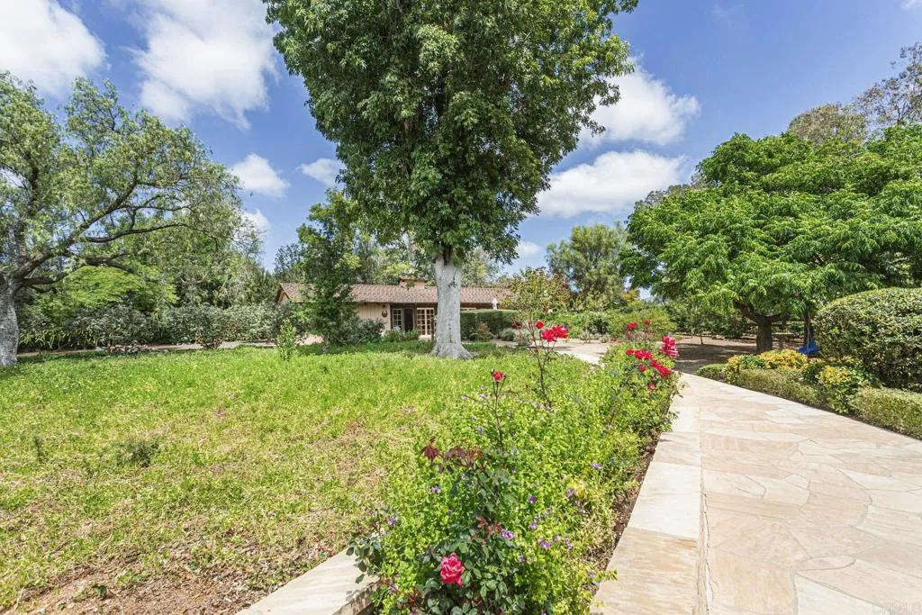 https://cdn.realtyfeed.com/cdn/127/306700337/0cbf92b5596da6cccfe9f4d6593f884e.webp