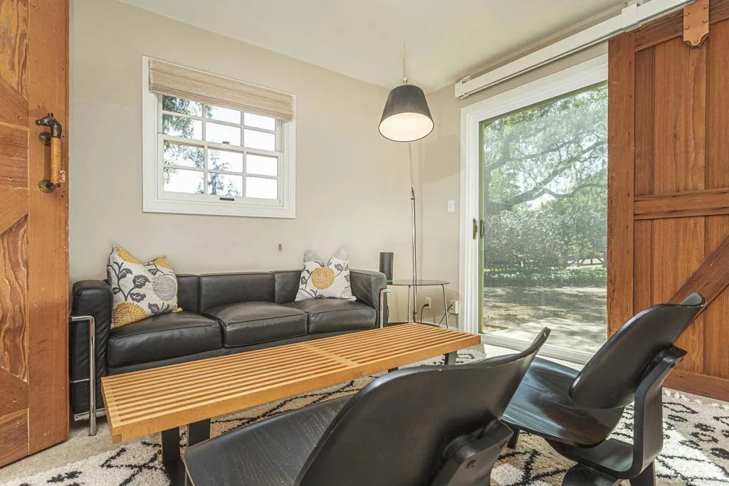 https://cdn.realtyfeed.com/cdn/127/306700337/e4d110dbcd500cda00ce07e73262ca59.webp