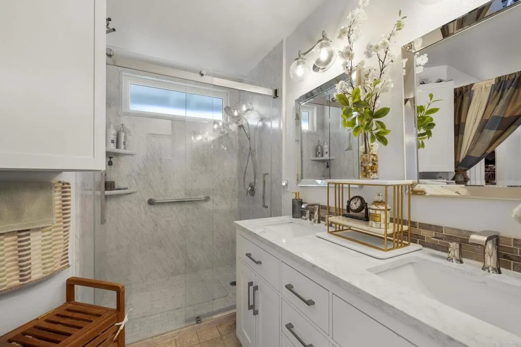 https://cdn.realtyfeed.com/cdn/127/306700391/959c79a15160c08a1d421d43028bb5b3.webp