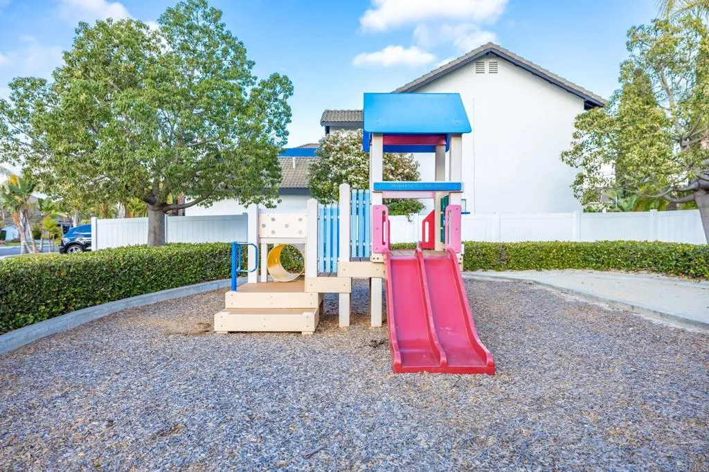 https://cdn.realtyfeed.com/cdn/127/306700391/f88233d62d3dd29e9b9d73a0bfef5295.webp