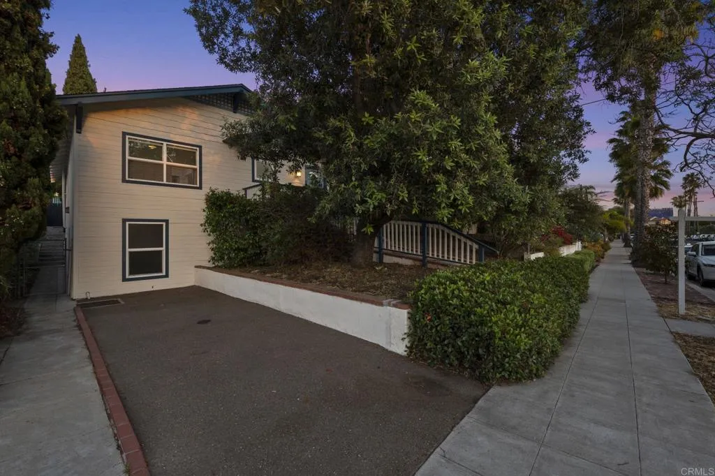 https://cdn.realtyfeed.com/cdn/127/306700436/21f10b272c3881395a3eac117bd047b5.webp