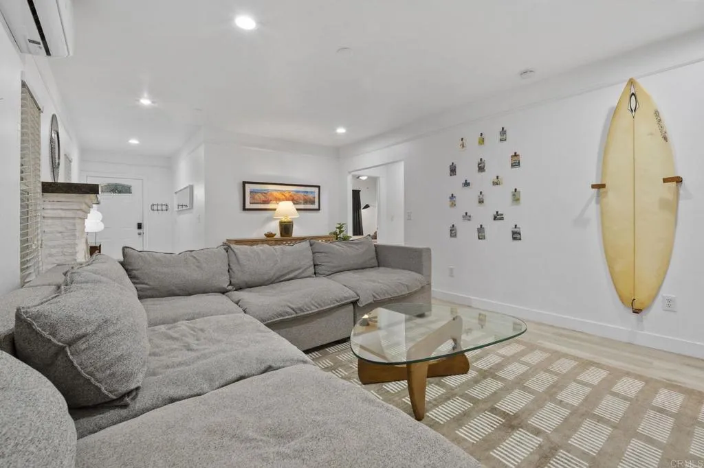 https://cdn.realtyfeed.com/cdn/127/306700436/beba4eb3cad89c6e789115c96656c670.webp