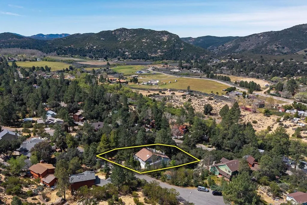 https://cdn.realtyfeed.com/cdn/127/306700477/00ba352909b4d8cfc2f91d8e265e7aa5.webp