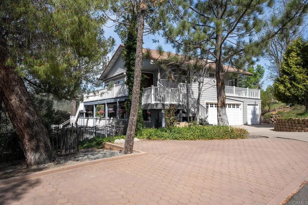 https://cdn.realtyfeed.com/cdn/127/306700477/0495aa0e334f2d88e114803b891409a2.webp