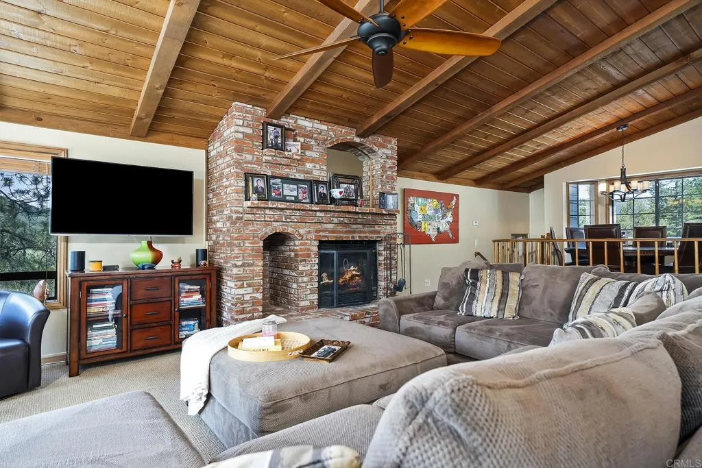 https://cdn.realtyfeed.com/cdn/127/306700477/0582138293b26d14cde73e9e3b464416.webp