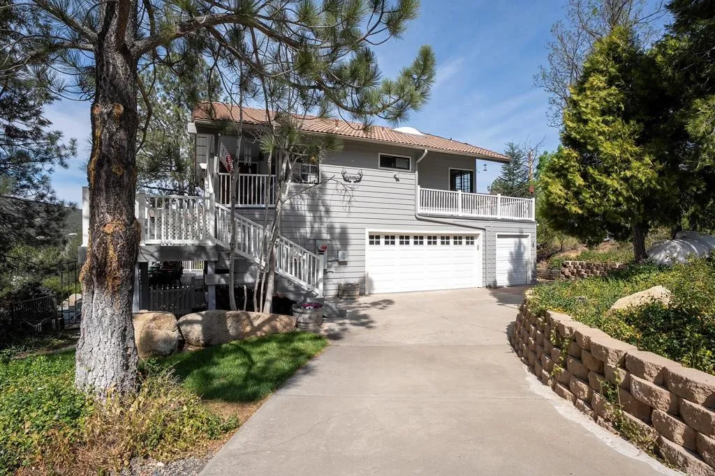 https://cdn.realtyfeed.com/cdn/127/306700477/1c87606840c640ebfbeb0b37d2bb66ba.webp