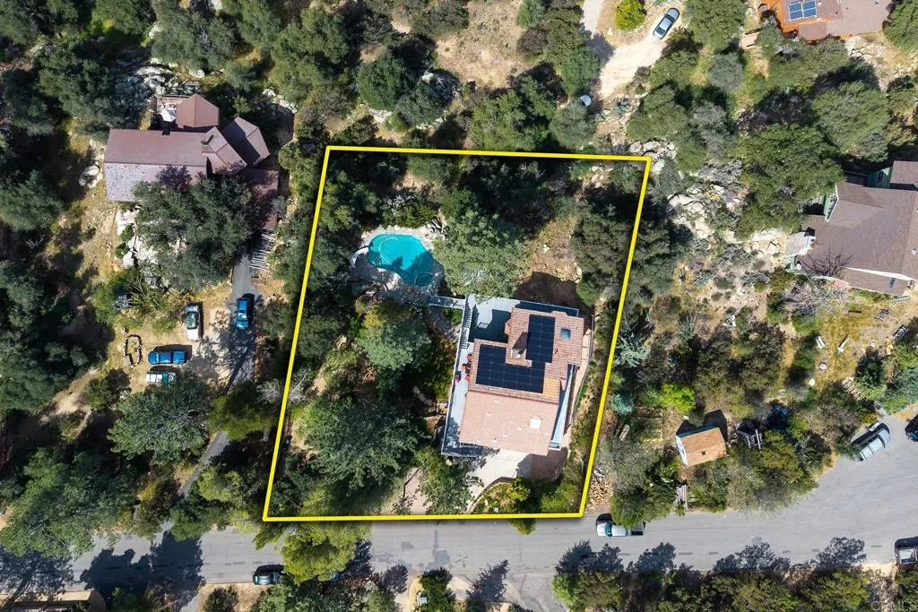 https://cdn.realtyfeed.com/cdn/127/306700477/1f73799b0e3b9759f88eb56def34ad1b.webp