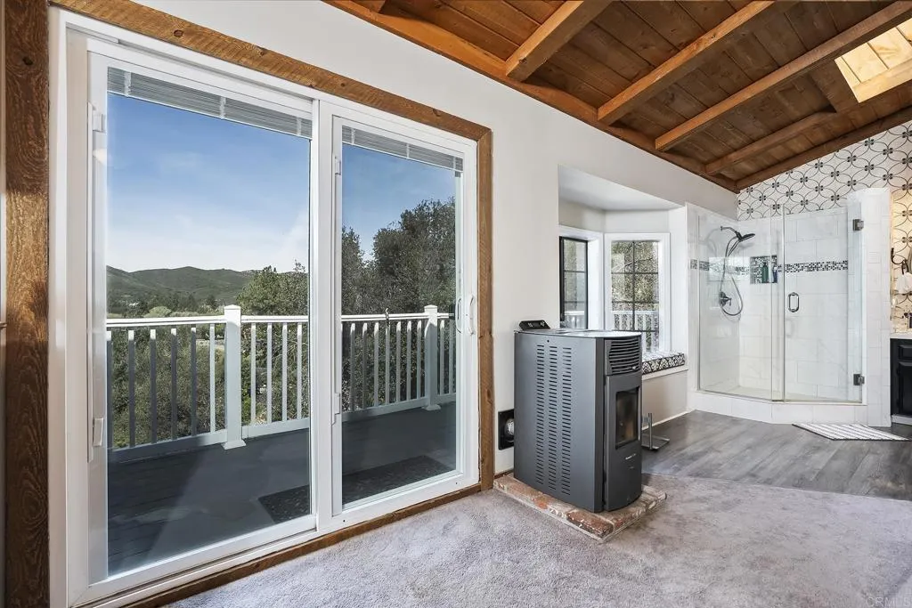 https://cdn.realtyfeed.com/cdn/127/306700477/2e56ad9631a4e7b1452f1b05e6860dd2.webp
