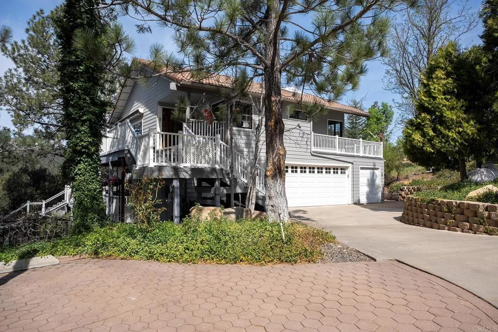 https://cdn.realtyfeed.com/cdn/127/306700477/4216ea9c5f3b394b383bc79e5cee38f0.webp