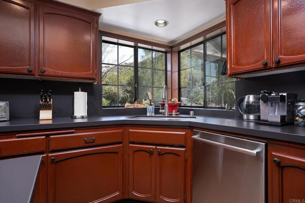 https://cdn.realtyfeed.com/cdn/127/306700477/448afee862afd3d63344e25eb8a50c95.webp