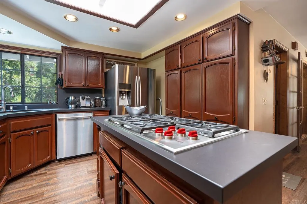 https://cdn.realtyfeed.com/cdn/127/306700477/74a879fa73007ed4c5ae04b83dbeaef3.webp
