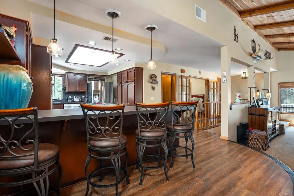 https://cdn.realtyfeed.com/cdn/127/306700477/bffc5f7aa0c1fec0a7125fa4ad714c03.webp