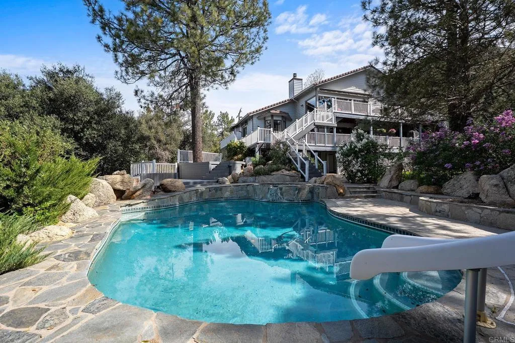 https://cdn.realtyfeed.com/cdn/127/306700477/e80a6ad75d800bf27d1df3aa30e96644.webp