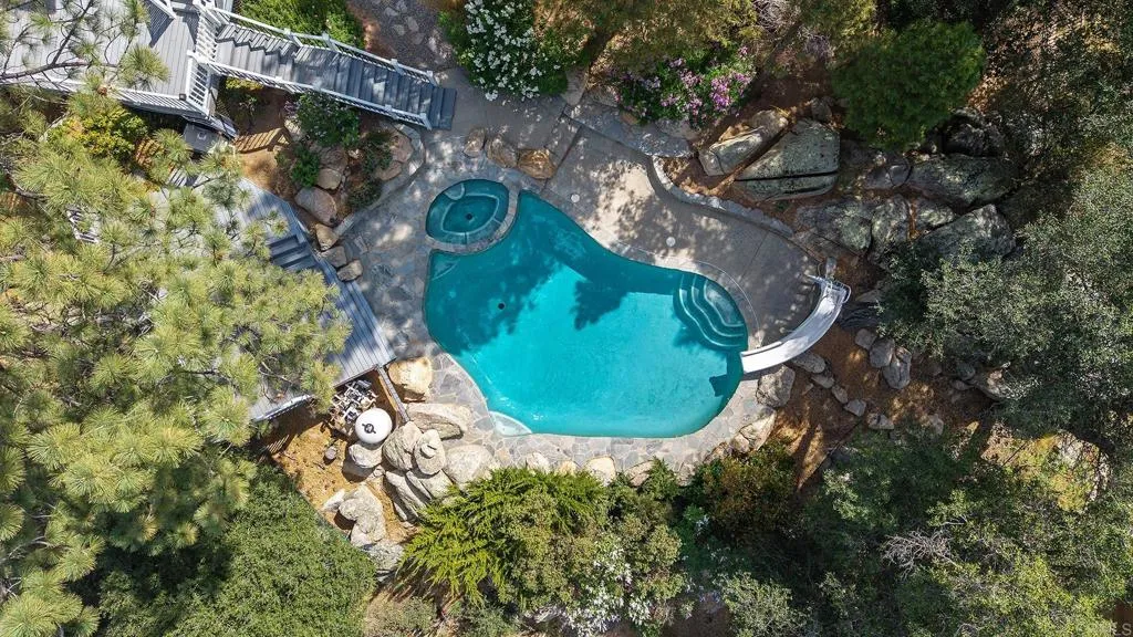 https://cdn.realtyfeed.com/cdn/127/306700477/eb54ef86d47076fdd9232ad518dc1f88.webp