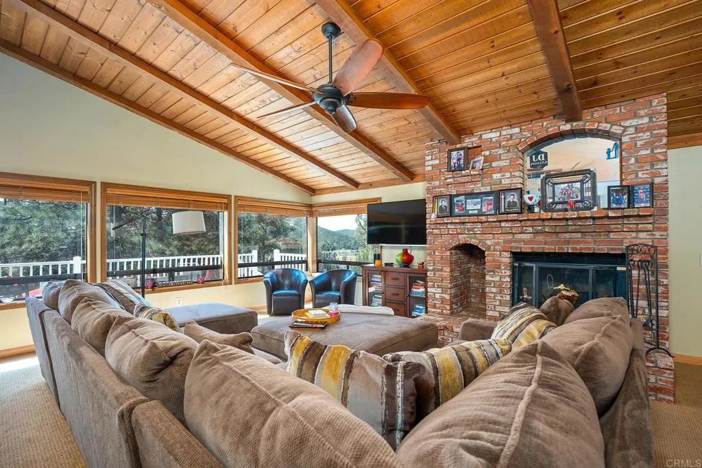 https://cdn.realtyfeed.com/cdn/127/306700477/ed84f1c94efba2b5d2bbc6a8668690d6.webp