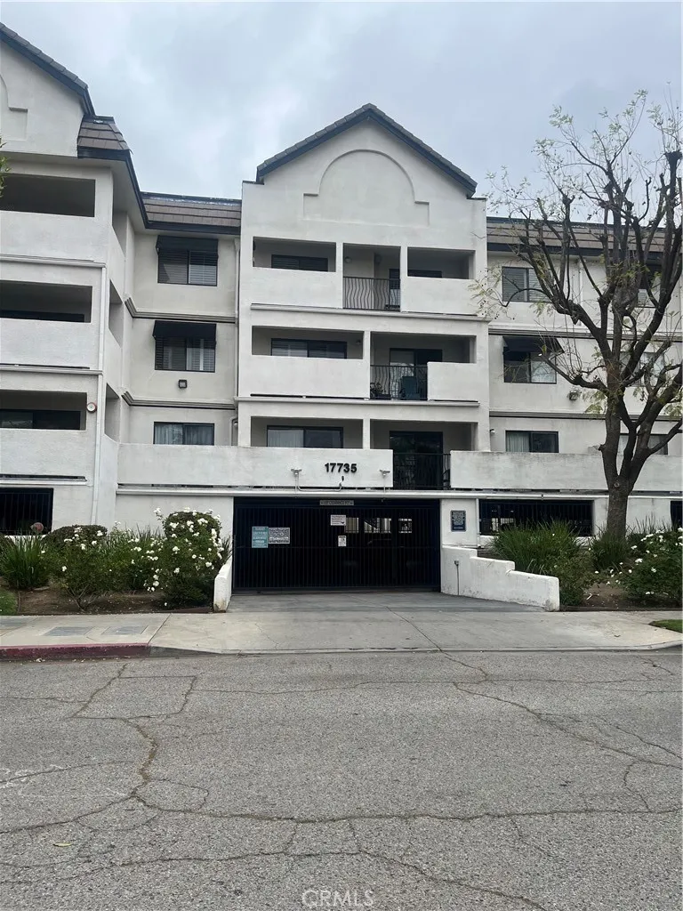 Northridge, CA 91325