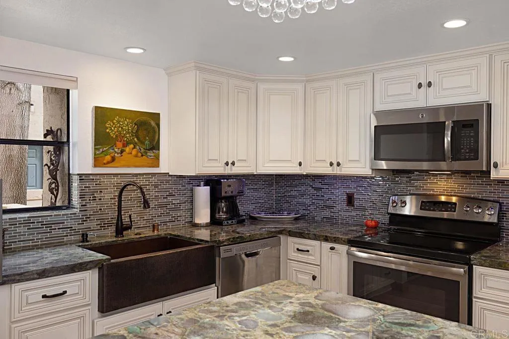 https://cdn.realtyfeed.com/cdn/127/306700515/2bf5a47350544e4be2accdb2b97605b3.webp