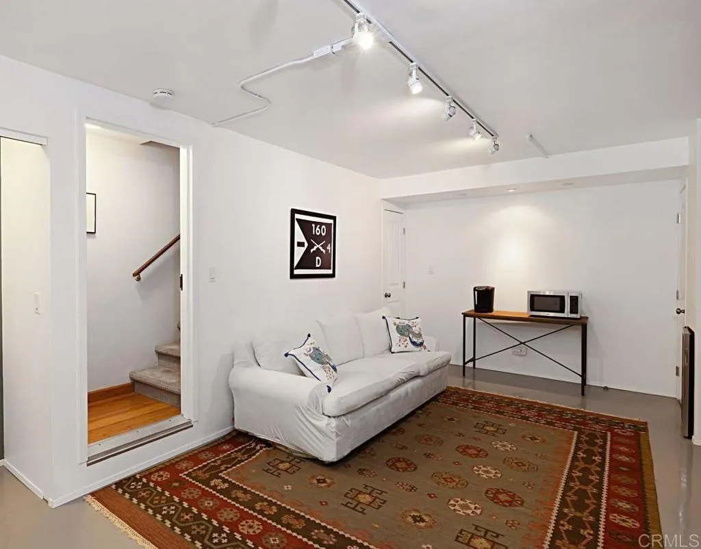 https://cdn.realtyfeed.com/cdn/127/306700515/669412643f9ac6e40881145941c4e58e.webp