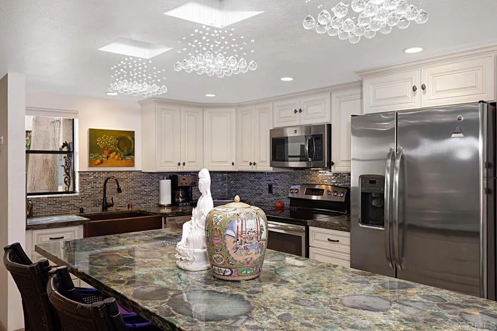 https://cdn.realtyfeed.com/cdn/127/306700515/ac86568040ae534724a7d35ce11e8150.webp