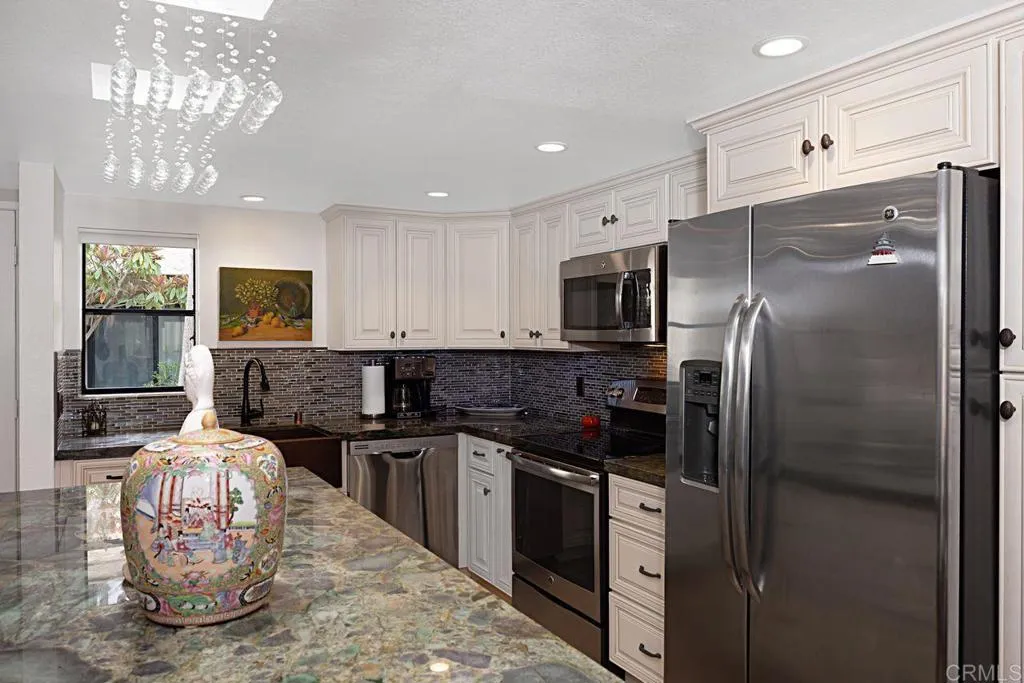 https://cdn.realtyfeed.com/cdn/127/306700515/ae0ccbacd53ab22f52af8a4285af9727.webp