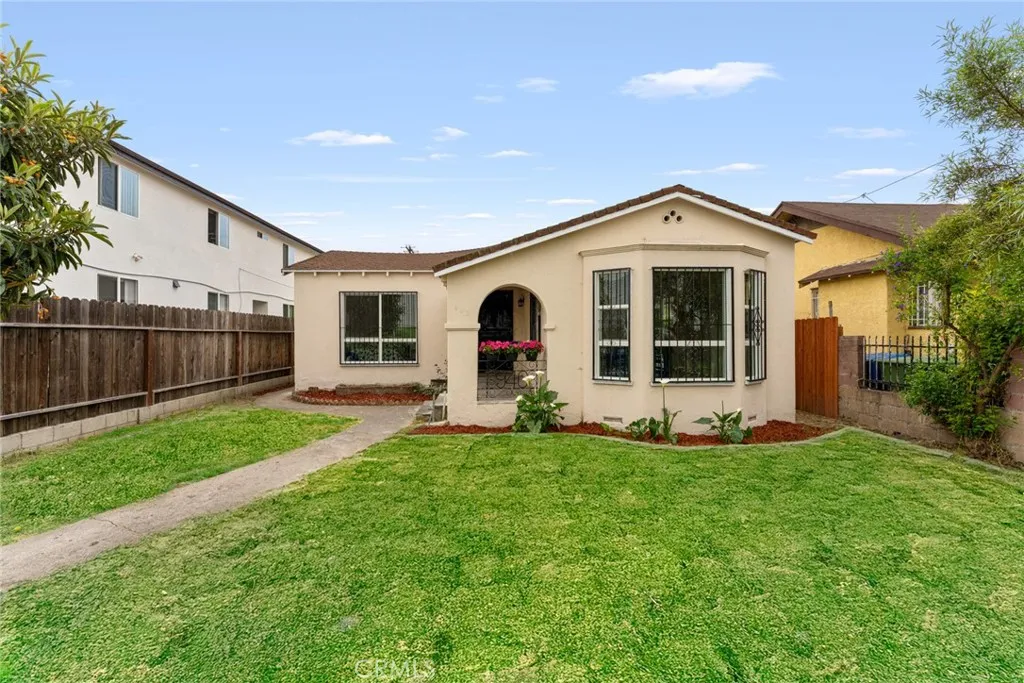 Los Angeles, CA 90044