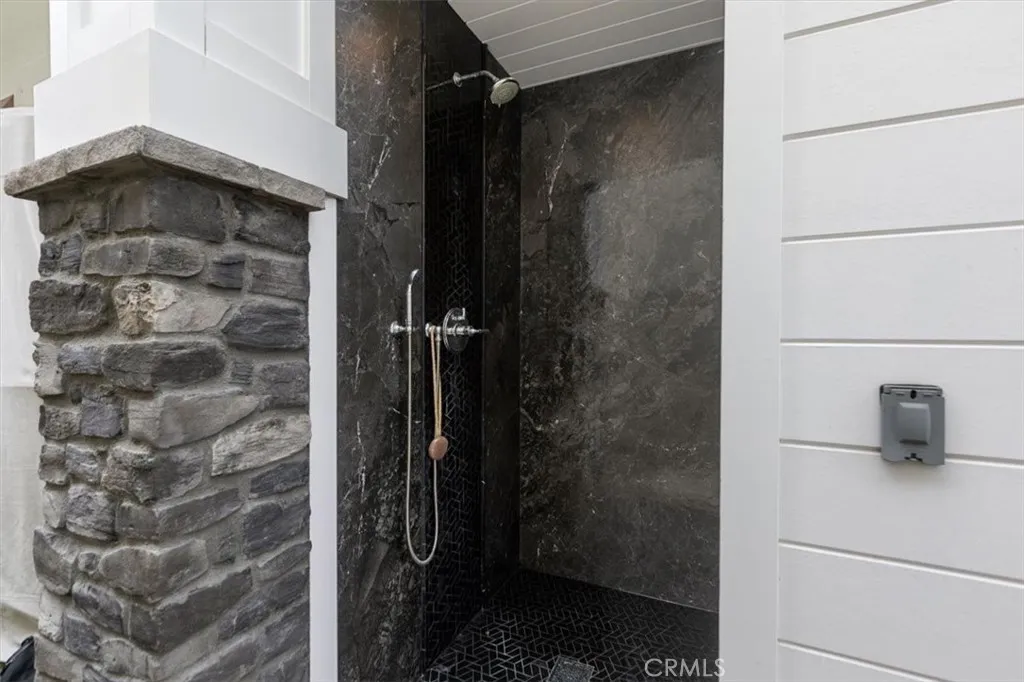 https://cdn.realtyfeed.com/cdn/127/306700556/2cf1f5b773f6656a933f19e758fc5eb1.webp