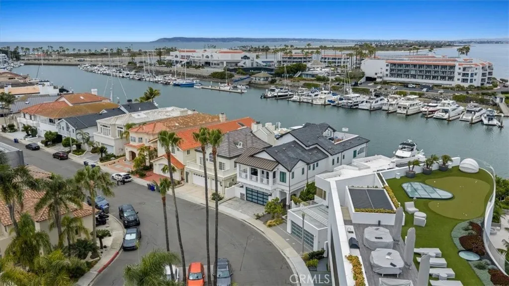 https://cdn.realtyfeed.com/cdn/127/306700556/30a7c6370403ef73968d0306f9d851e6.webp