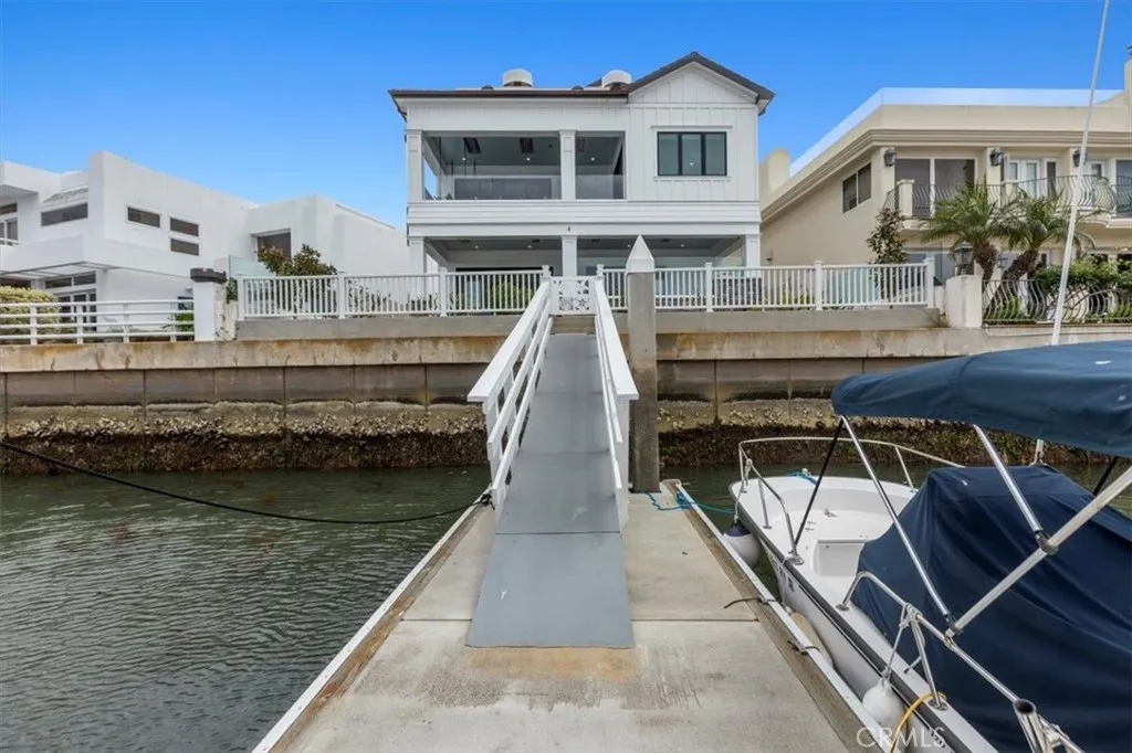 https://cdn.realtyfeed.com/cdn/127/306700556/7187dd4bc7b55b982831b178710c22b2.webp