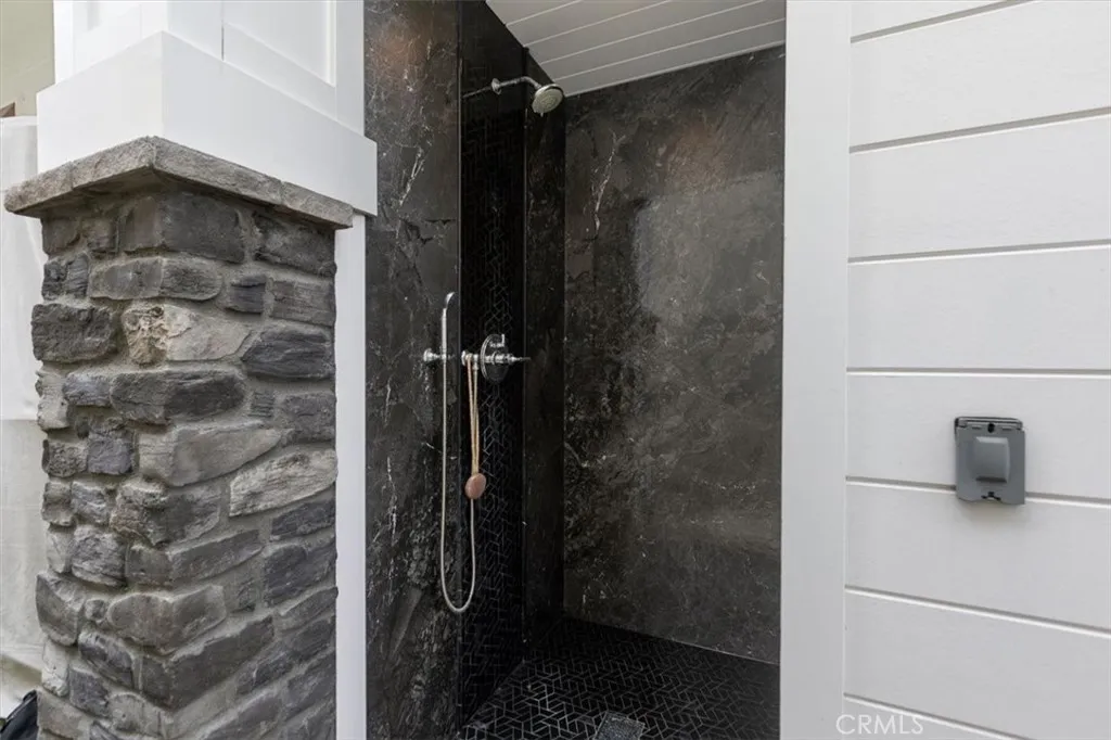 https://cdn.realtyfeed.com/cdn/127/306700556/90bb3469e98ec287c71c3d07e40ab135.webp