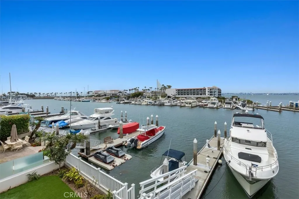 https://cdn.realtyfeed.com/cdn/127/306700556/df3164825f309ac6583a21eb13b42681.webp