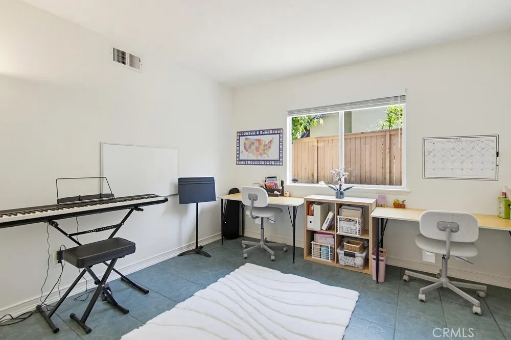 https://cdn.realtyfeed.com/cdn/127/306700593/4c223e31c9ce93e78d2e47d495383022.webp