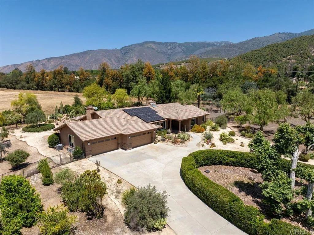 https://cdn.realtyfeed.com/cdn/127/306700625/5cf4ee18c65a776d1b87b134ec5e4408.webp