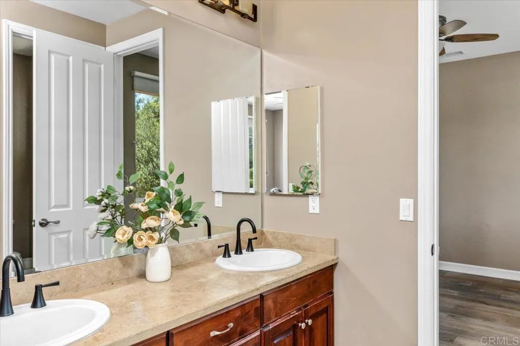 https://cdn.realtyfeed.com/cdn/127/306700625/652599b30988596febd15dc97b8b813a.webp