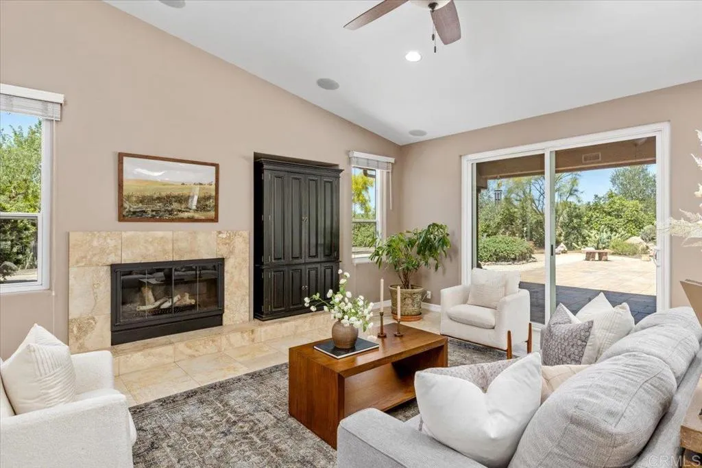 https://cdn.realtyfeed.com/cdn/127/306700625/9d9b8164c67943ac1833af5d813888f0.webp