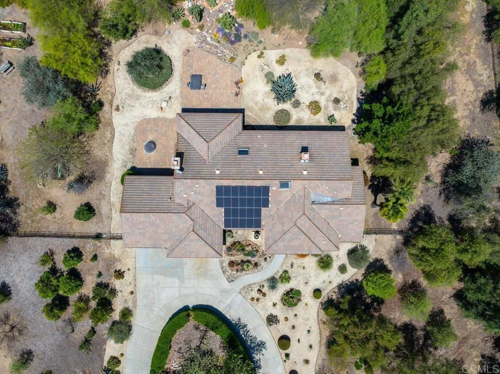 https://cdn.realtyfeed.com/cdn/127/306700625/a0e7b4f39616f63e95d6c97252a02e6f.webp