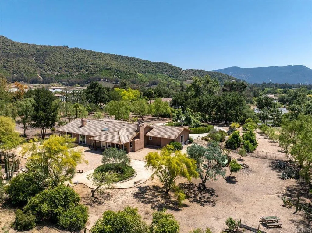 https://cdn.realtyfeed.com/cdn/127/306700625/ec61c2ec8876d51fde0b2ba3f5f47c11.webp