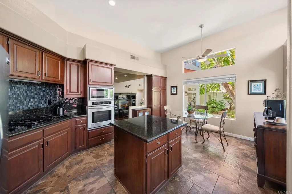 https://cdn.realtyfeed.com/cdn/127/306700636/4707f00b1b74b43844ccc8d75d3bbaf1.webp