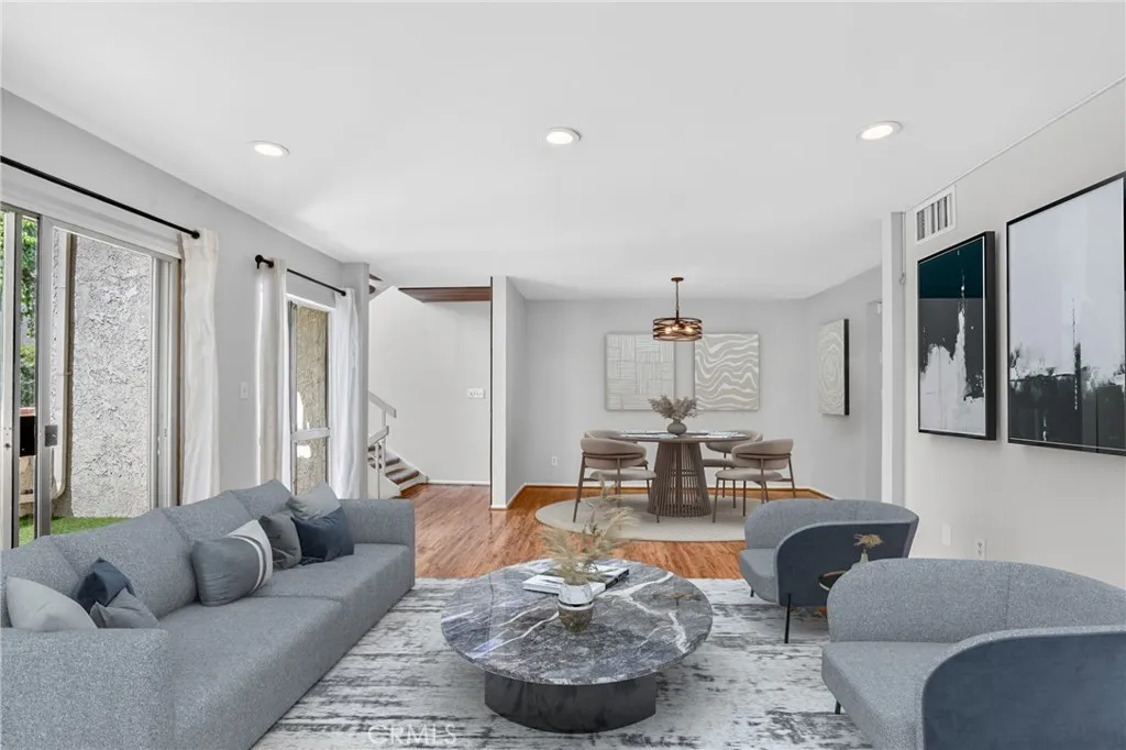 Sherman Oaks, CA 91401