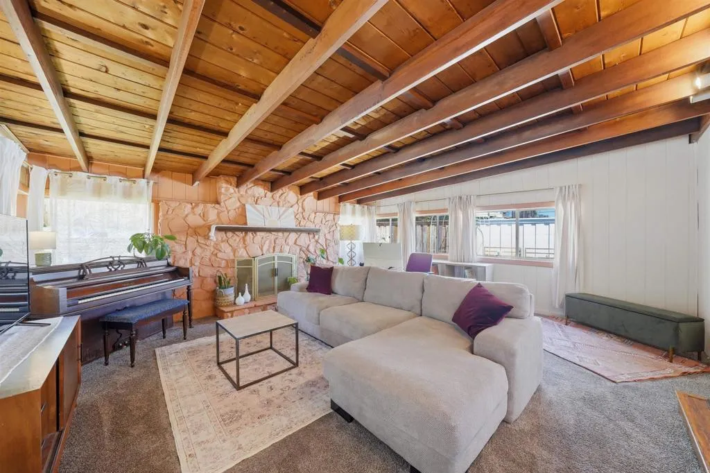 https://cdn.realtyfeed.com/cdn/127/306700670/0b26c9986e333a66f8a2577f29868091.webp