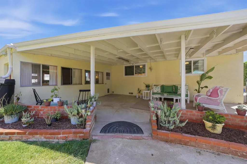 https://cdn.realtyfeed.com/cdn/127/306700670/2ba242e5257c5b7d348356a63c33d7fa.webp