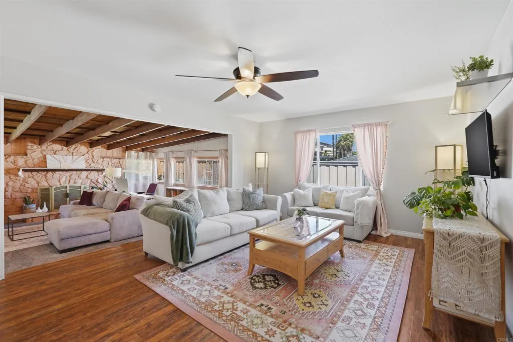 https://cdn.realtyfeed.com/cdn/127/306700670/593b25f666969d0451879f40b485c806.webp