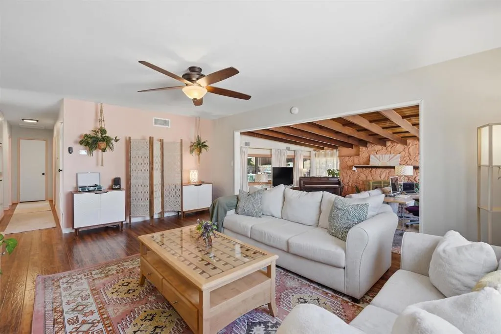 https://cdn.realtyfeed.com/cdn/127/306700670/92f52c85d17d51d7c7272c04b7456db2.webp