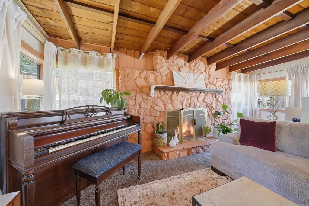 https://cdn.realtyfeed.com/cdn/127/306700670/e034a2d1dbb0da95909dfb267c0c58be.webp